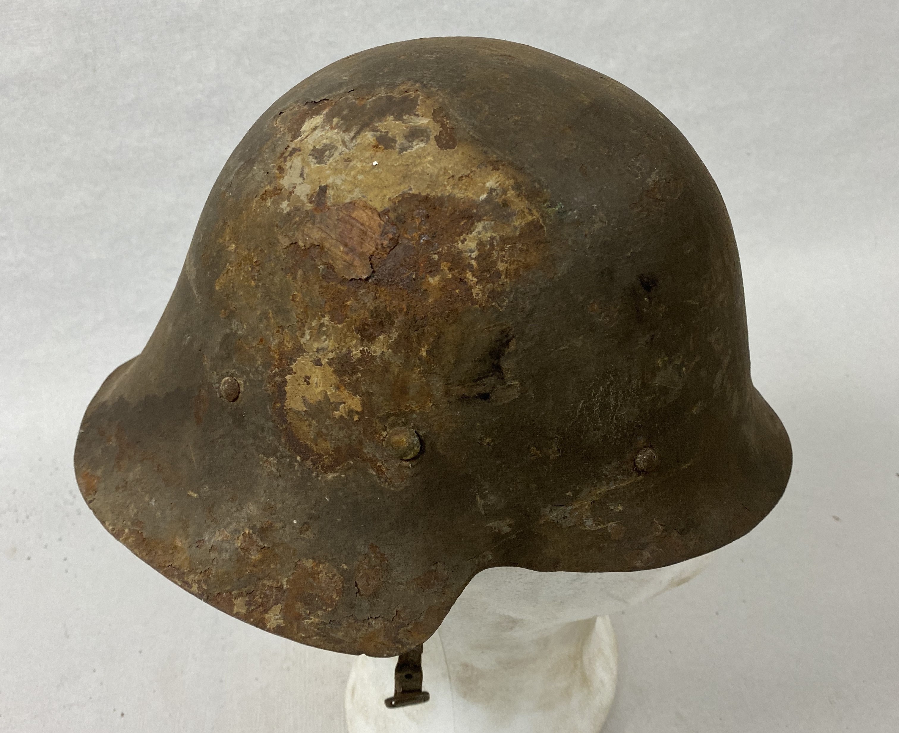 casco-espa-ol-trubia-1926-con-remache-25-guerra-civil