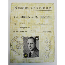  DOCUMENTO AUSWEIS SS con firma autógrafa del Sturmhauptführer de las SS y Standartenführer heinrich Himmler