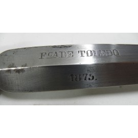 Lanza de Caballería Española modelo reglamentario de 1861 Longitud total 230Cm cuchilla a dos mesas de 17x2 5Cm Con la inscripción Fca DE TOLEDO 1875