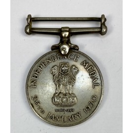 Condecoración INDIA TIPO Británica en plata POLICE INDEPENDENCE MEDAL 1950