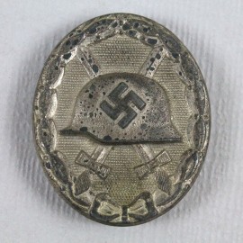 CONDECORACIÓN ALEMANA HERIDO PLATA versión maciza original III Reich DIVISIÓN AZUL con marcaje 107