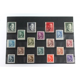 sellos de correos de diferentes valores con la imagen de Adolf Hitler 3