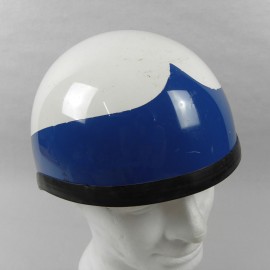 Caparazón de casco de Motorista de la Guardia Urbana de Barcelona hacia 1970 Producido por Duraleu Forte 2